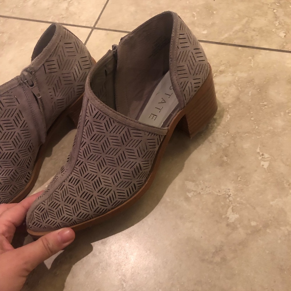 1.State Iddah Suede Leather Cutaway Bootie Ankle